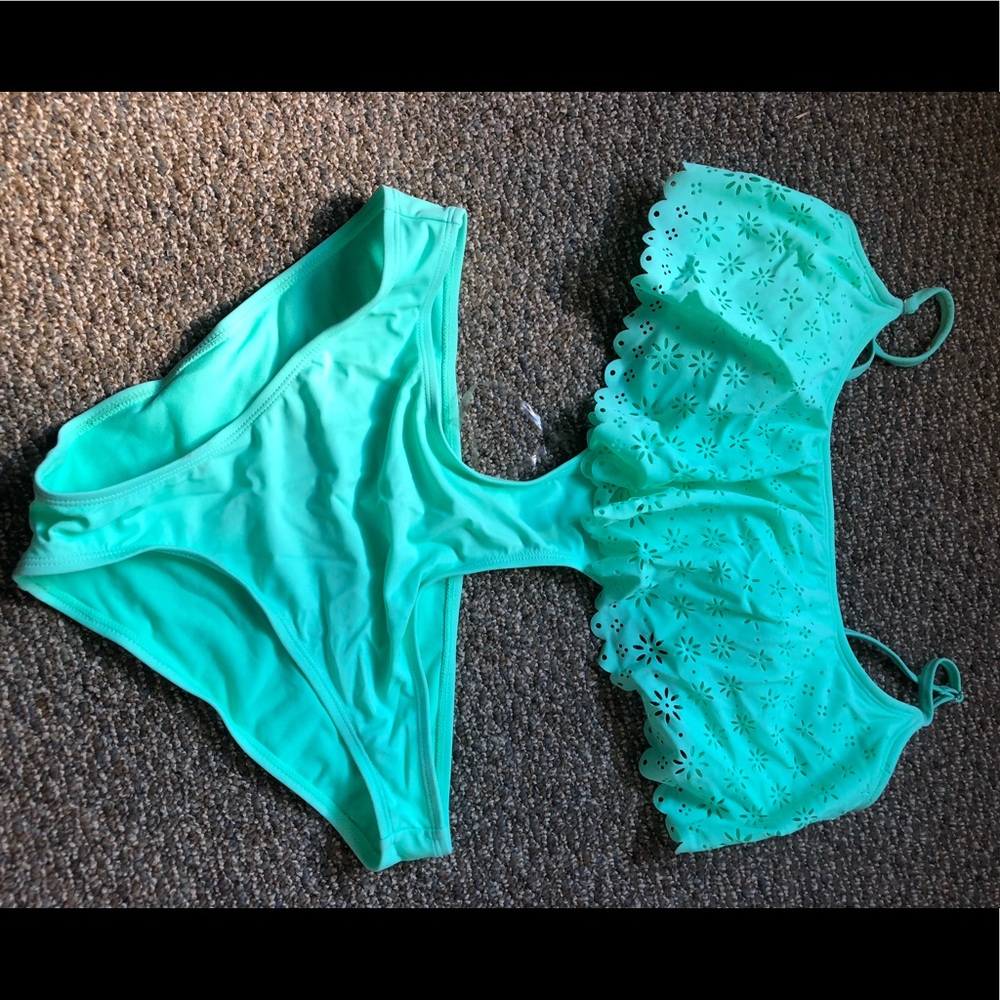 One piece NWT